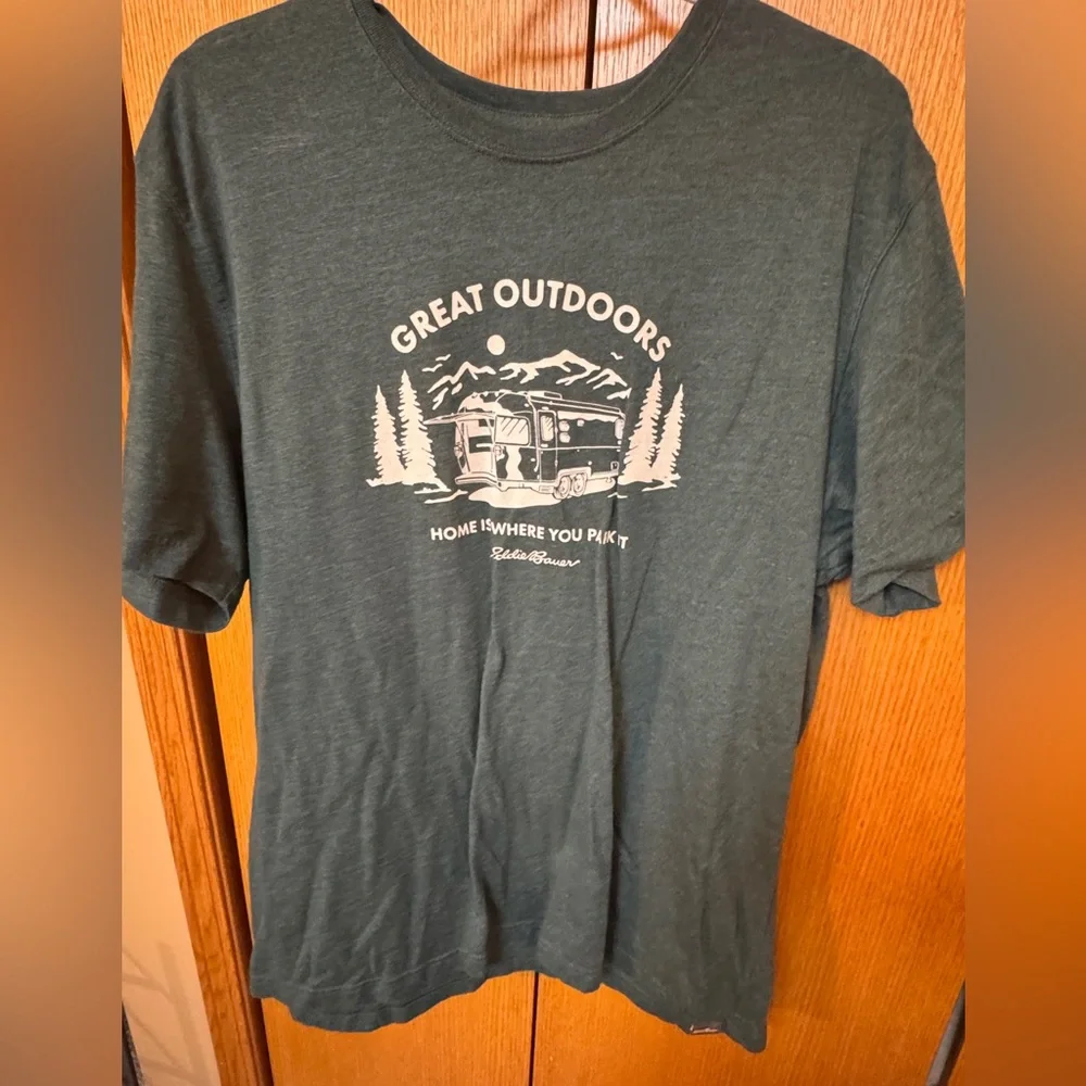 Old Navy graphic t-shirts - Picture 5 of 8